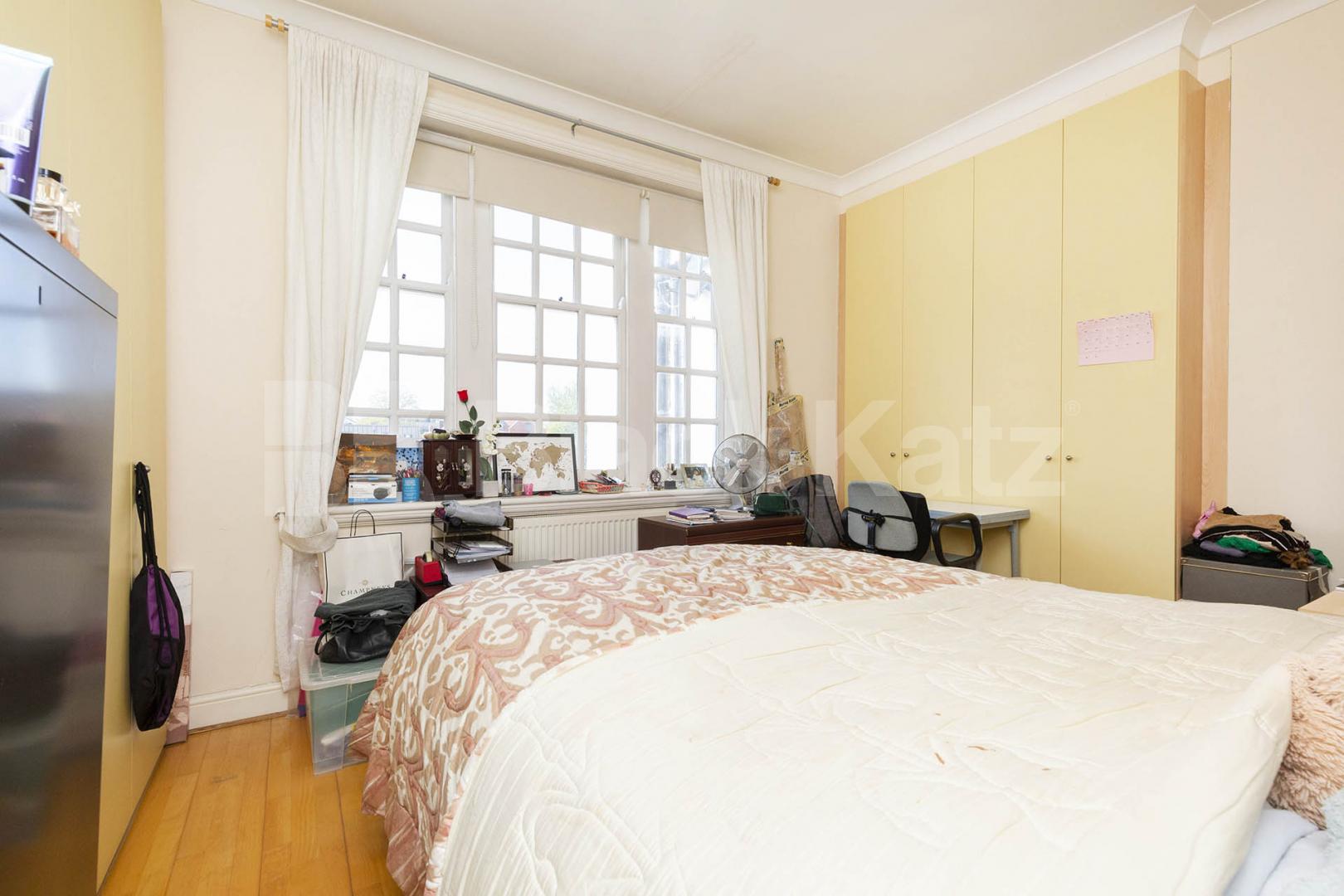 Spacious three double bedroom property with terrace Ferncroft Avenue, Hampstead